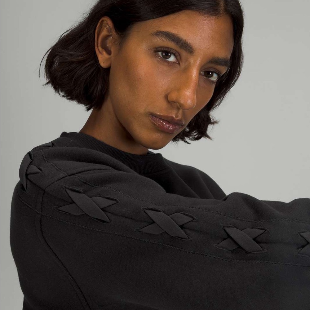 lululemon athletica Black Sweatshirt - Picture 2 of 6